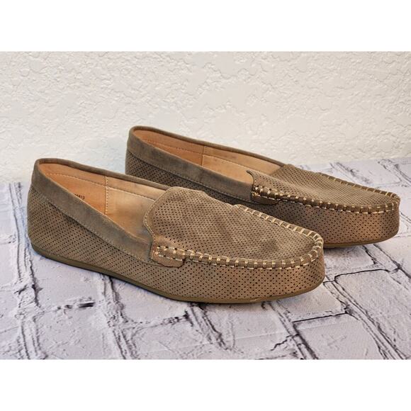 JOURNEE COLLECTION‎ womens slip-on flat loafer Halsey shoes size 7.5 W TAUPE NEW - Picture 1 of 7